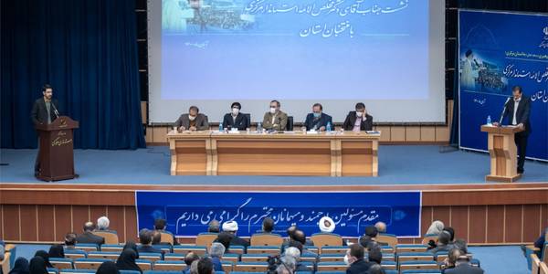 برگزاری اولین نشست هم انديشي استاندار مرکزی با منتخبين استان