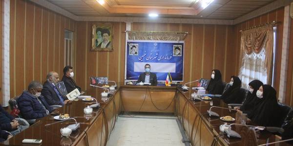 نشست فرماندار با کتابداران شهرستان خمین برگزار شد