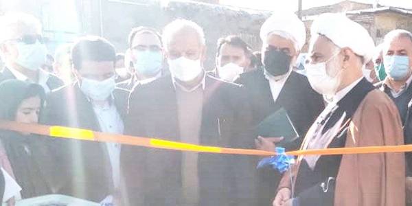 افتتاح واحد مسکن محرومین روستای ازبیزان بخش خرقان با حضور  حجت الاسلام والمسلمین روحانی نژاد نماینده مقام معظم رهبری در بنیاد مسکن انقلاب اسلامی کشور ، مهندس سلیمانی فرماندار شهرستان زرندیه