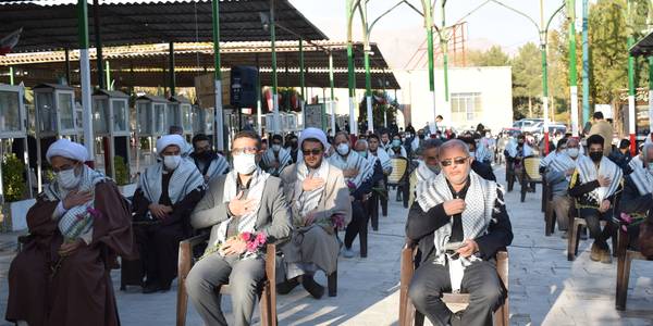 گلباران و عطر افشانی قبور مطهر شهدا به مناسبت فرا رسیدن هفته مبارک بسیج با حضور ناظری فرماندار شهرستان محلات