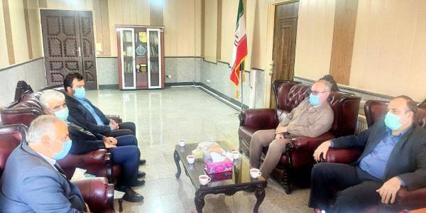 نشست مهندس سلیمانی فرماندار شهرستان زرندیه با مهندس ابراهیمی مدیر امور اراضی استان مرکزی در دفتر فرماندار .