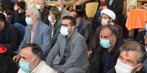 حضور ناظری فرماندار شهرستان محلات در نماز عبادی سیاسی جمعه و تشییع پیکر مدافع حرم شهید نجیب حسینی