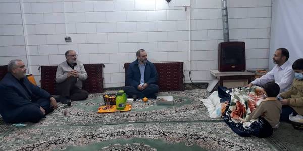 عیادت استاندار مرکزی از جانباز سرافراز مصطفی کاظمی