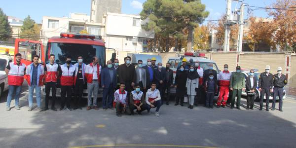 بیست و سومین مانور سراسری زلزله و ایمنی در مدارس شهرستان محلات با حضور فیروزی معاون برنامه ریزی و هماهنگی امور عمرانی فرمانداری و دیگر مسئولین شهرستان برگزار گردید.