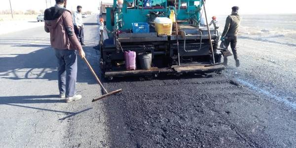 آغاز عملیات اجرایی آسفالت محور فرمهین به آشتیان