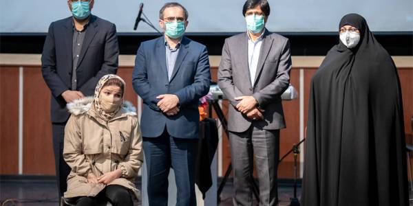 با حضور استاندار مرکزی،معاون سياسي،امنيتي و اجتماعي استاندار،مديركل بهزيستي،سرپرست فرمانداري اراك و مسئولين مربوطه آيين گرامیداشت روز جهانی معلولان در اراک برگزار شد