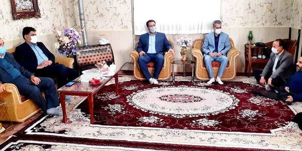 شاعر و هنرمند توانا جناب آقای هادی بیابانی