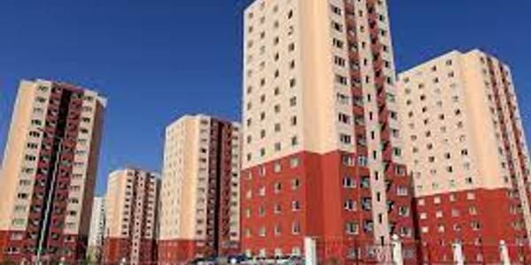 با حضور استاندار مرکزی آخرین وضعیت اجرای طرح ۸۱۰۰ واحدی جهش تولید مسکن در اراک بررسی شد