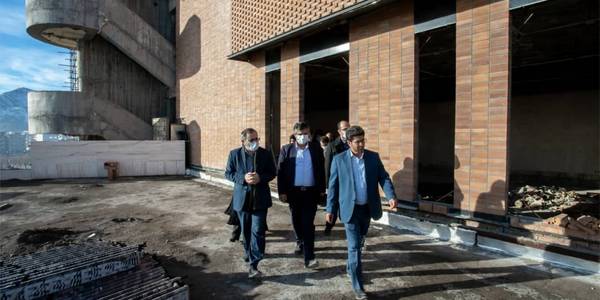 خیران فرهنگی و شهرداری در تکمیل کتابخانه مرکزی اراک مشارکت نمایند