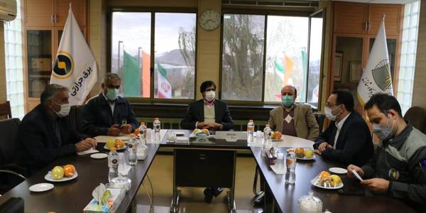 بازديد معاون سياسي، امنيتي و اجتماعي استاندار مركزي و مديران همراه از نیروگاه شازند.