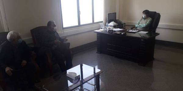 برخي از جانبازان و ايثارگران با معاون سياسي،امنيتي و اجتماعي استاندار مركزي ديدار و گفتگو نمودند. در اين نشست برخي مسائل و مشكلات بررسي شد