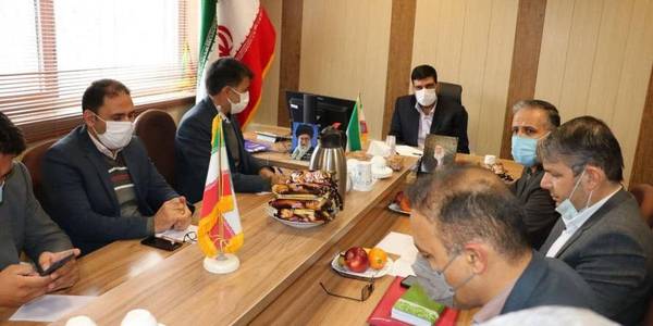 مهندس هادی سرپرست فرمانداری شهرستان اراک در نشست هم اندیشی دهیاران و روسای شوراهای اسلامی بخش معصومیه