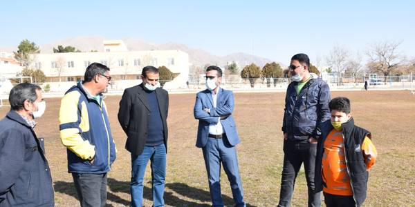 بازدید ناظری فرماندار شهرستان محلات از زمین چمن شماره ۱ و ۲ مجموعه ورزشی استادیوم تختی محلات