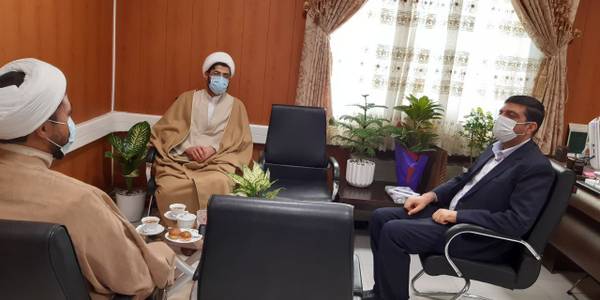 حجت‌الاسلام فرخی رئیس ستاد امر بمعروف ونهی آز منکر شهرستان ضمن تبریک انتصاب مهندس هادی بعنوان سرپرست فرمانداری اراک برای ایشان آرزوی موفقیت و سلامتی داشتند