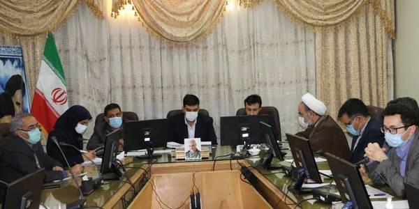 کارگروه اشتغال و سرمایه گذاری شهرستان اراک به ریاست مهندس هادی سرپرست فرمانداری اراک باحضور مدیران کل مربوطه ومدیران دستگاه‌ه های اجرایی شهرستان صبح روز یکشنبه ۲۱ آذر ماه ۱۴۰۰ در محل سالن جلسات فرمانداری اراک برگزار گردید