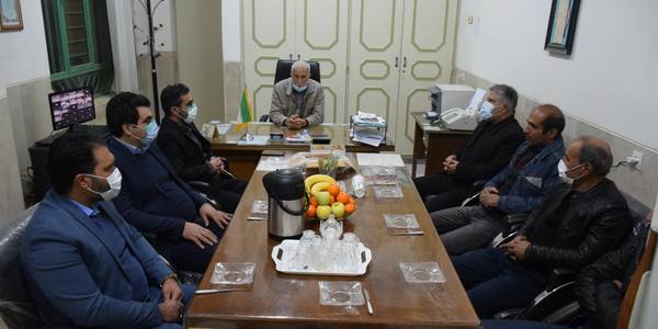 بازدید ناظری فرماندار و فیروزی معاون برنامه ریزی و هماهنگی امور عمرانی فرمانداری از شرکت تعاونی کامیونداران شهرستان محلات در آستانه ی فرارسیدن هفته حمل و نقل و دیدار و گفتگو با مدیرعامل و اعضای هیئت مدیره و تعدادی از رانندگان این تعاونی