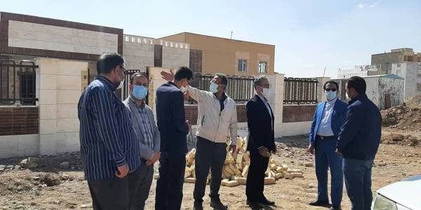بازدید فرماندار شهرستان از روند تکمیل ساختمان ثبت اسناد و املاک شهرستان