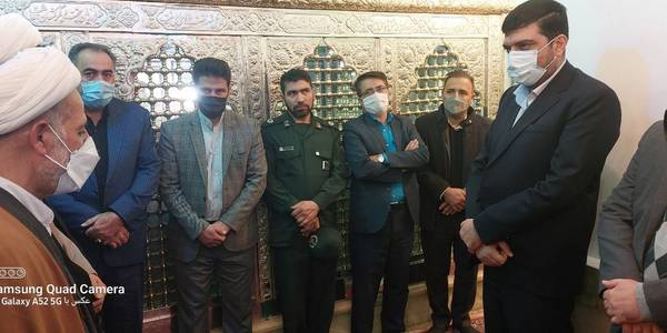 حضور سرپرست فرمانداری شهرستان اراک ، اعضای شورای اداری شهرستان و مسئولین بخش در بقعه امام زادگان هفتاد و دو تن ساروق