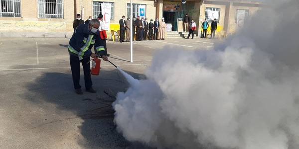 بازدید فرماندار از اجرای مانور مقابله با زلزله در شهرمیلاجرد