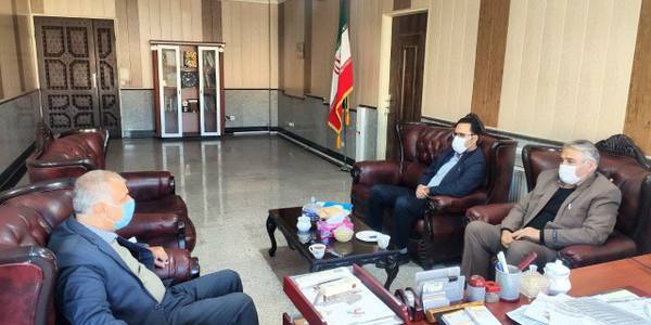 نشست مهندس سلیمانی فرماندار شهرستان زرندیه با مهندس فراهانی