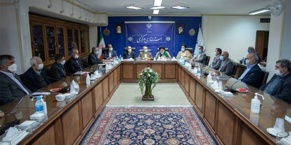 مطالبه گری حق مردم است و از آن استقبال می کنیم