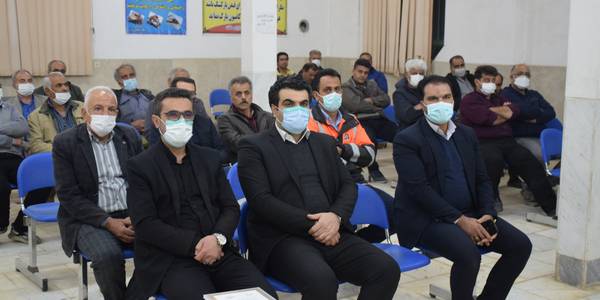 تجلیل از تعدادی از رانندگان تعاونی کامیونداران شهرستان محلات به مناسبت فرارسیدن هفته حمل و نقل با حضور ناظری فرماندار شهرستان محلات برگزار شد.