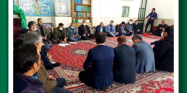 دیدار دکتر آصفری با دهیار ، اعضای شورا و تعدادی از ساکنین روستای فرک شهرستان کمیجان