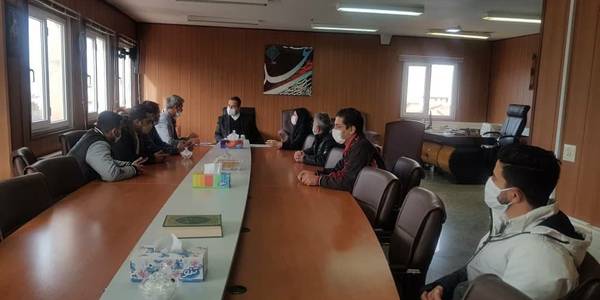 نشست و گفتگو