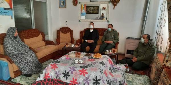 دیدار با خانواده شهید حسین محمودیان