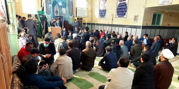 باحضور آصفری نماینده مردم شهرستان اراک درمجلس شورای اسلامی مهندس هادی سرپرست فرمانداری شهرستان اراک بررسی و رسیدگی به مشکلات روستاهای منطقه قره کهریز بخش مرکزی شهرستان اراک به میزبانی روستای گوشه