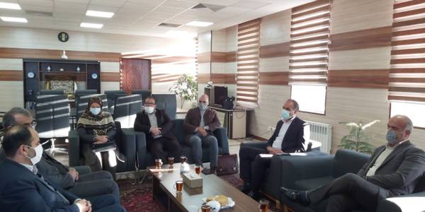 نشست صمیمی اعضای شورای اسلامی شهر و شهردار آشتیان با فراهانی سرپرست فرمانداری شهرستان آشتیان پیرامون بررسی مسائل و مشکلات شهر آشتیان در محل دفتر فرماندار برگزار گردید.