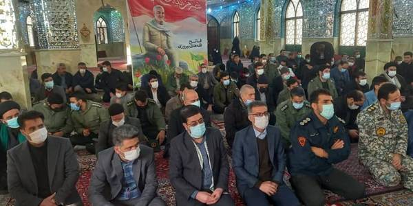 همزمان با سراسر کشور در شهرستان خنداب مراسم گرامیداشت حماسه نهم دی درجوار بقعه متبرکه امامزاده محمد مسعود(ع) شهر خنداب برگزار شد.