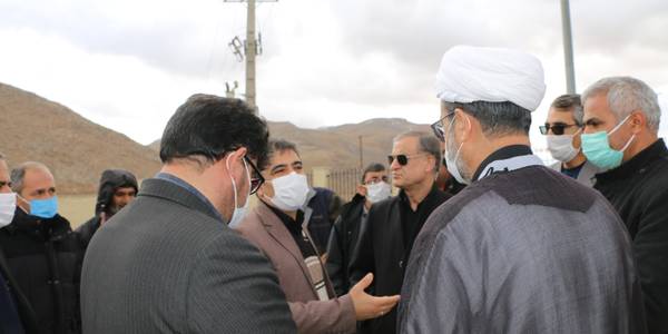 بازدید دکتر رمضانی فرماندارشهرستان شازند به همراه دکتراحمدی بیغش نماینده محترم مردم شهرستان شازند در مجلس شورای اسلامی از پروژه در حال مرمت و محوطه سازی درمانگاه شهرتوره