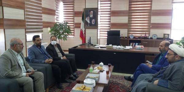 دیدار سرهنگ رضایی فرمانده ناحیه مقاومت بسیج به اتفاق تعدادی از پرسنل ناحیه با فراهانی سرپرست فرمانداری آشتیان