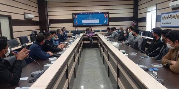 نشست همفکری و هم اندیشی گازری، سرپرست فرمانداری خنداب با فعالین فضای مجازی و اصحاب رسانه شهرستان