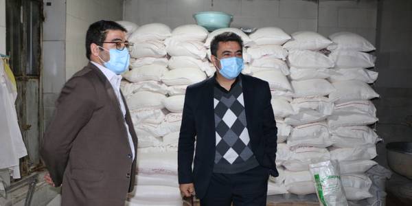 بازدید سرزده فرماندار شهرستان از نانوایی روستای دستجرده از توابع بخش قره