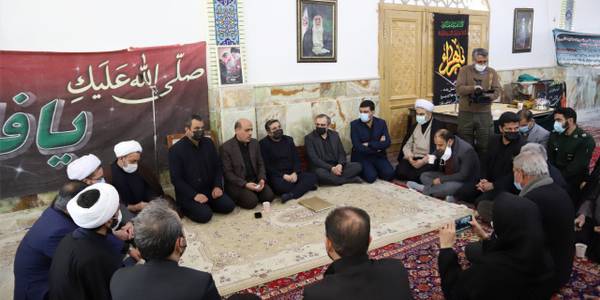 نشست وزیر فرهنگ و ارشاد اسلامی ،استاندار مرکزی،فرماندار شهرستان اراک وهیات همراه با هیئت امنای آستان مقدس امامزادگان ۷۲ تن ساروق