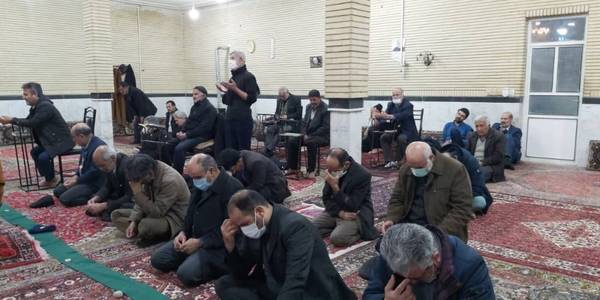 مراسم عزاداری ایام فاطمیه با حضور فراهانی سرپرست فرمانداری و جمعی از مردم شریف شهرستان آشتیان همزمان با نماز مغرب و عشاء در مسجد جامع شهر آشتیان برگزار گردید.