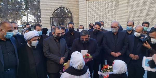 دکتر محمدمهدی اسماعیلی وزیر فرهنگ و ارشاد اسلامی به اتفاق دکتر مخلص الائمه استاندار مرکزی و دکتر بیاتی نماینده مردم منطقه در مجلس شورای اسلامی عصر روز پنج شنبه وارد شهرستان آشتیان شد و مورد استقبال علی اکبر فراهانی سرپرست فرمانداری، حجت الاسلام و المسلمین نیشابوری امام جمعه،اعضای شورای تامین،شهردار،اعضای شورای اسلامی شهر و شهرستان و جمعی از مردم شریف شهرستان آشتیان قرار گرفت.