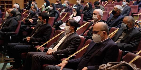 آيين بزرگداشت روز شهادت امير كبير با حضور معاون سياسي،امنيتي و اجتماعي استاندار مركزي ،مديران ،مسئولين و اصحاب فرهنگ و هنر در اراك برگزار شد