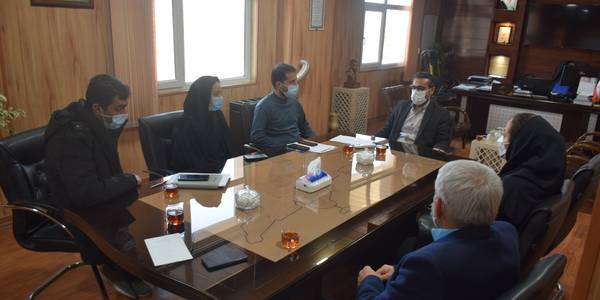 آیین افتتاح سامانه ۱۳۷ شهرداری نیم‌ ور توسط ناظری فرماندار شهرستان محلات و پاسخگویی به تماس های شهروندان نیم ور با این سامانه

ناظری فرماندار شهرستان محلات تماس های شهروندان نیم ور با این سامانه را پاسخگو بود.