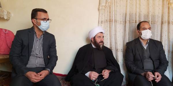 ديدار  فراهانی سرپرست فرمانداری شهرستان آشتیان به اتفاق حجت الاسلام و المسلمین نیشابوری امام جمعه و تعدادی از مسئولین شهرستان آشتیان با خانواده هاي مددجو تحت پوشش كميته امداد امام خميني(ره) در شهر آشتیان