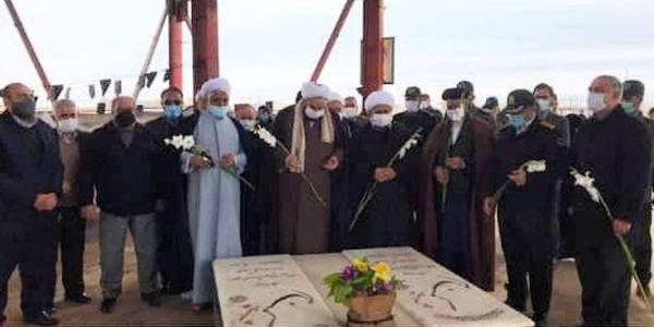 حجت الاسلام والمسلمین عطاءالهی با حضور مردم ولایت مدار و مسئولین شهری و شهرستان در گلزار شهدای شهر زاویه