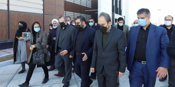 بازدید وزیر فرهنگ و ارشاد اسلامی، استاندار مرکزی و معاون هماهنگی امور عمرانی از ساختمان تالار مرکزی