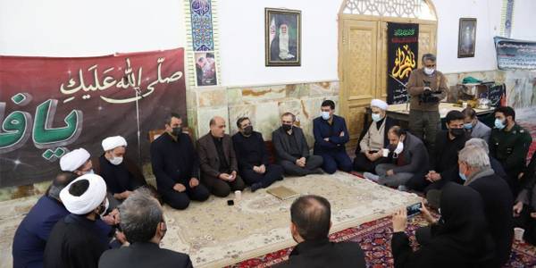 جلسه وزیر فرهنگ و ارشاد اسلامی، استاندار و معاون هماهنگی امور عمرانی با هیئت امنای آستان مقدس امامزادگان ۷۲ تن ساروق