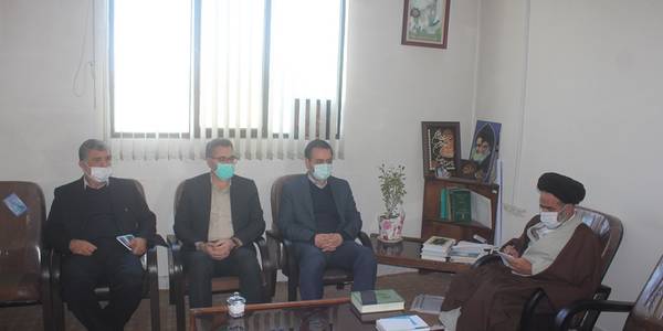 معاون هماهنگی امور اقتصادی استانداری مرکزی با امام جمعه خمین دیدار کرد