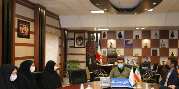 مدیرکل کتابخانه های استان مرکزی با فرماندار شهرستان شازند دیدارکرد‌