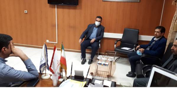نشست مهندس هادی فرماندار شهرستان اراک، یوسفی معاون برنامه‌ریزی و توسعه فرماندار با محمد پور مدیر اموال تملیکی استان مرکزی