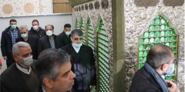 فرماندار اراک در جریان بازدید استاندار مرکزی، نماینده مردم اراک، خنداب و کمیجان در مجلس شورای اسلامی، معاون هماهنگی امور عمرانی استاندار وهیات همراه از امامزاده محمد عابد مشهد میقان