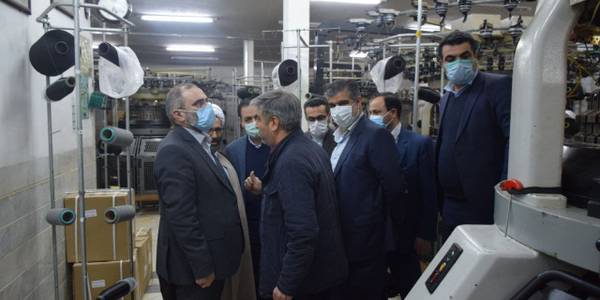 بازدید مسئولین استان از کارگاه تریکو گلزار شهرستان محلات